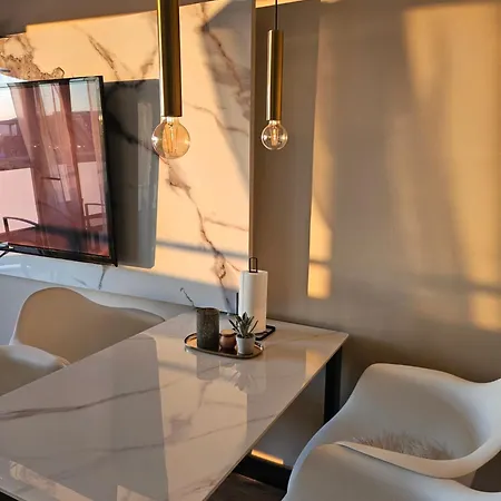 Hollywood Apartman *